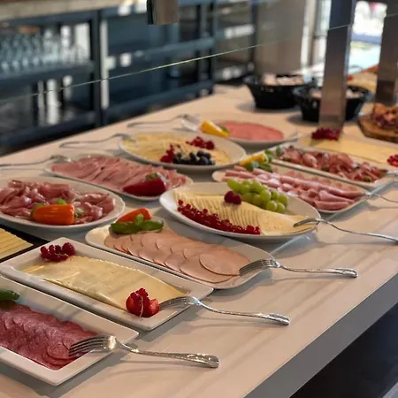 فندق Bismarckhoehe 3*