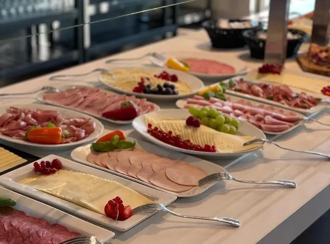 Hotel Bismarckhoehe 3*